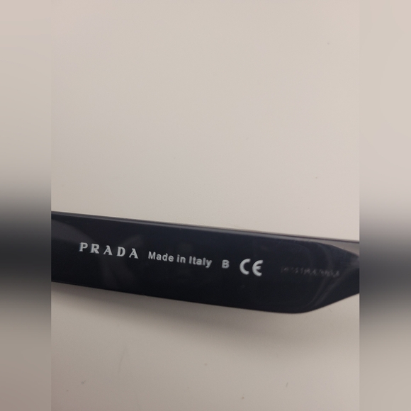 Sold. Prada Women's Cateye Sunglasses NWT - Picture 4 of 4